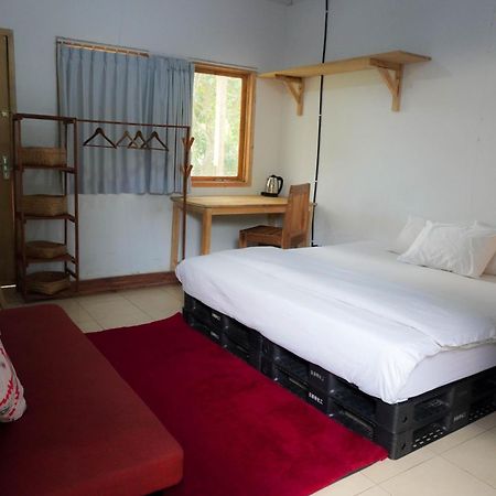 Hostel Lotide Surf Camps Lombok Kuta  Exterior foto